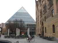 Library pyramid and Rathaus