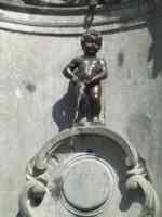 Statue of a little boy urinating