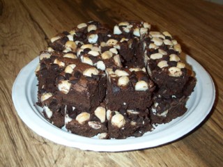 raspberry chocolate-chip macadamia brownies