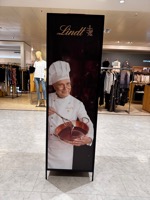 New face on Lindt sign