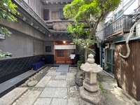 Alley leading to Nakasei restaurant
