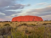 Uluṟu as the sun sets