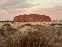 Uluṟu as the sun sets